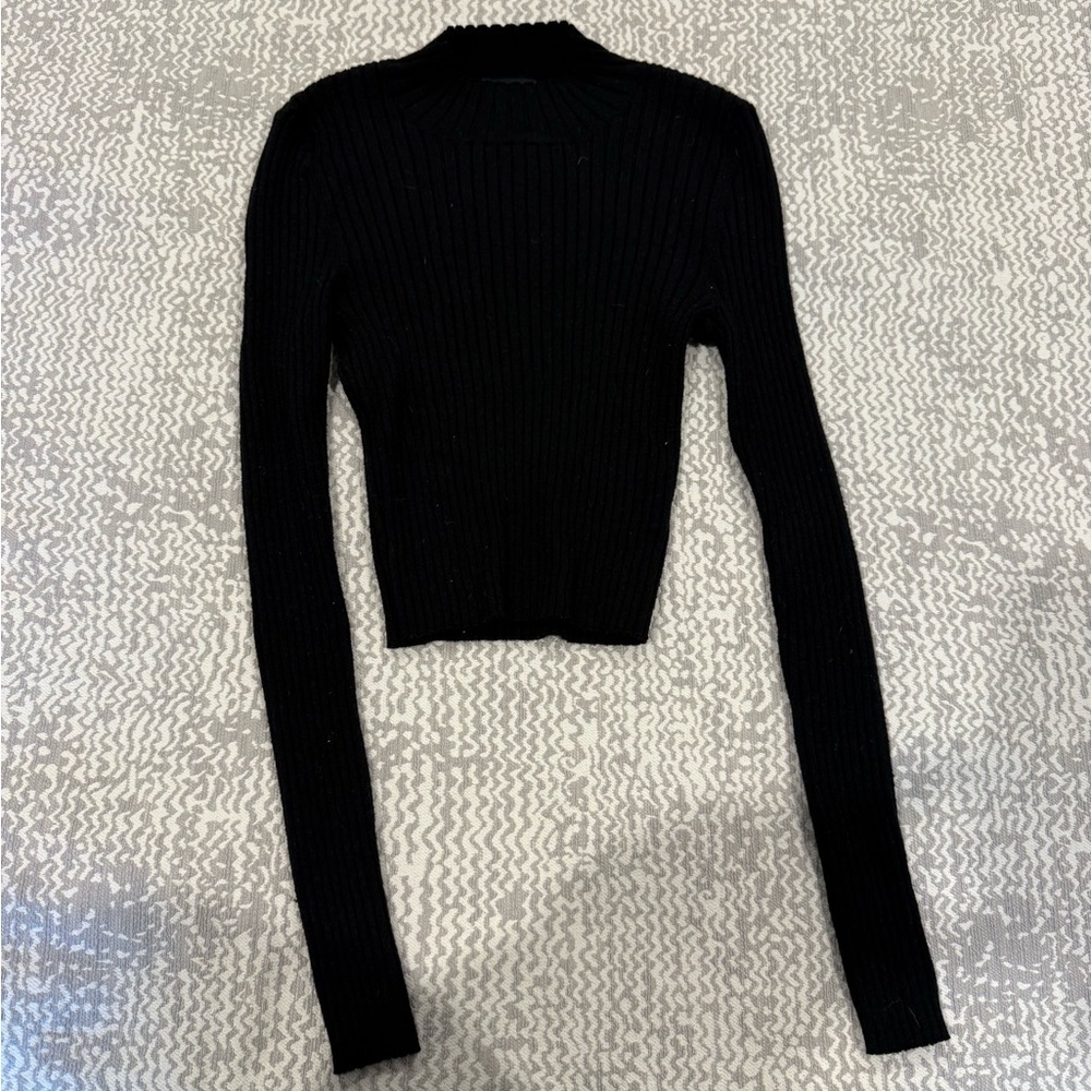 Kendall & Kylie Classic Black Knit Crop Top